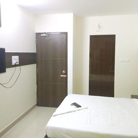 Hotel Amrita Mogappair Chennai Extérieur photo