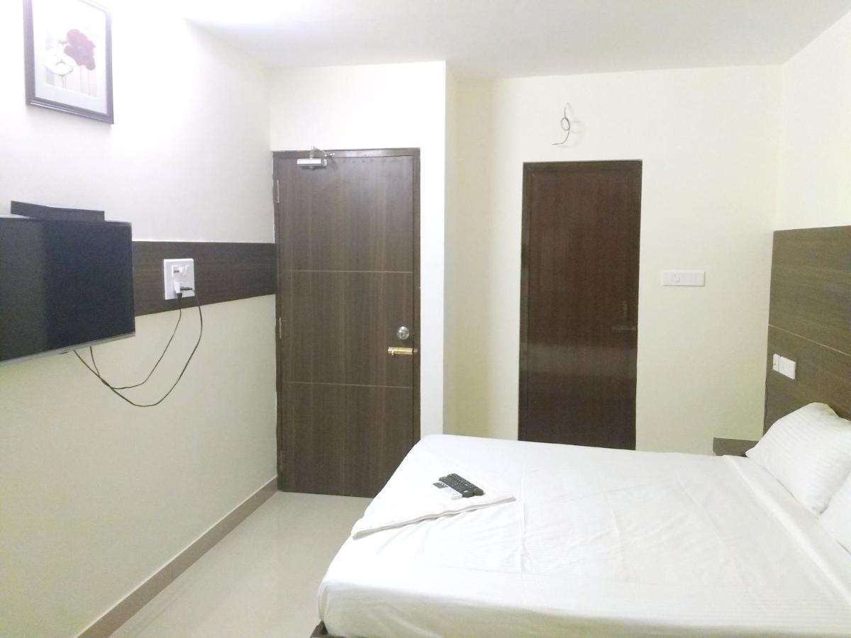 Hotel Amrita Mogappair Chennai Extérieur photo
