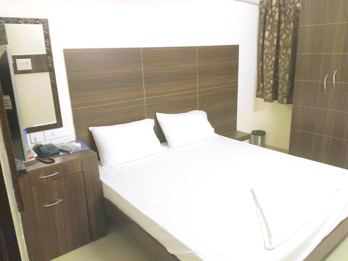 Hotel Amrita Mogappair Chennai Extérieur photo
